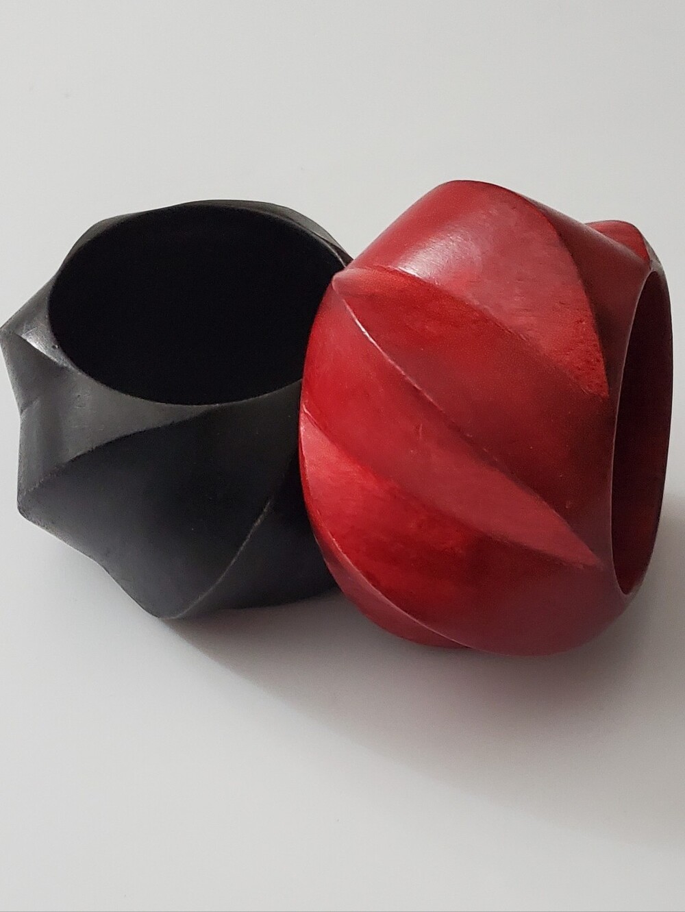 RED CVET PRERI Vintage Modernist Carved Wood Bangle Chunky Big Twist Vtg Estate